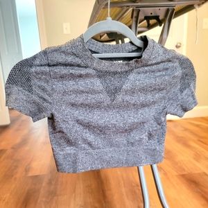 Workout crop top/short sleeve sports bra